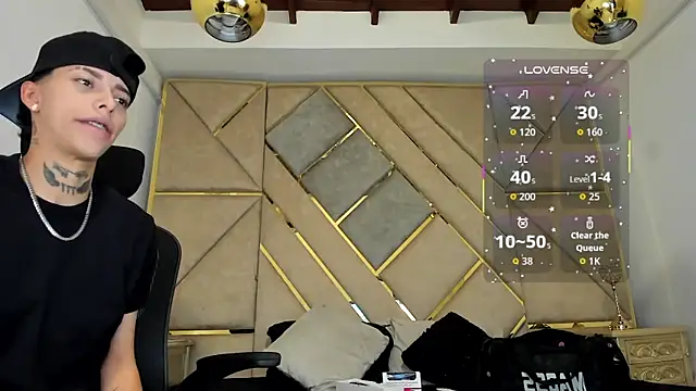 AmberAdams  online show from September 19, 2025, 5:02 pm