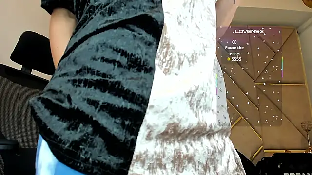 AmberAdams  online show from September 26, 2025, 3:05 pm