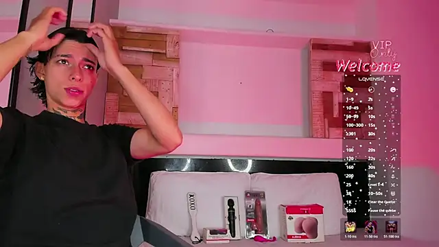 AmberAdams  online show from April 4, 2026, 12:13 pm