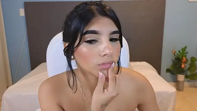 maiaa ruiz online show from December 31, 2024, 12:25 pm