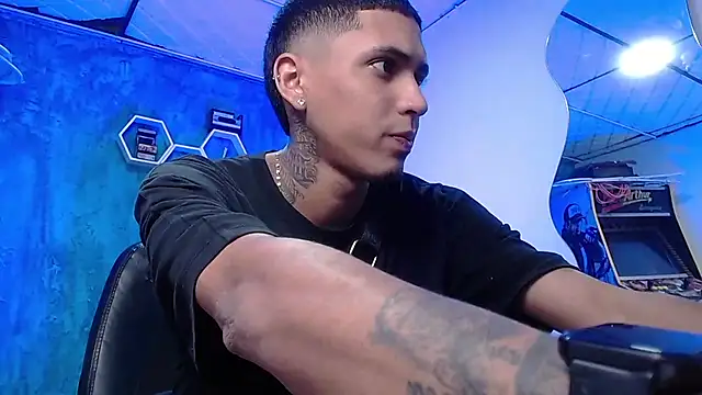 Liam lee online show from December 7, 2024, 3:41 pm