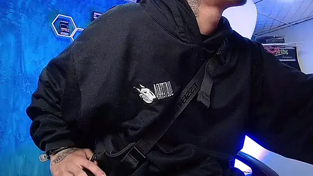 Liam lee online show from December 10, 2024, 12:49 pm