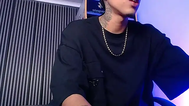 Liam lee online show from March 2, 2025, 1:27 pm