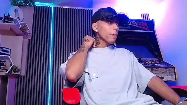 Liam lee online show from March 6, 2025, 1:24 pm