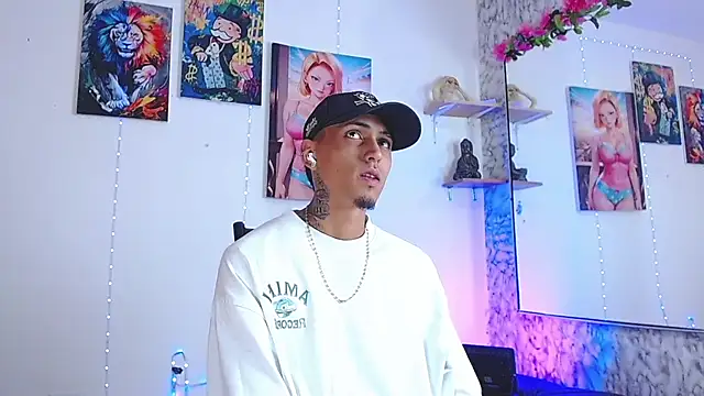 Liam lee online show from September 17, 2025, 9:49 pm