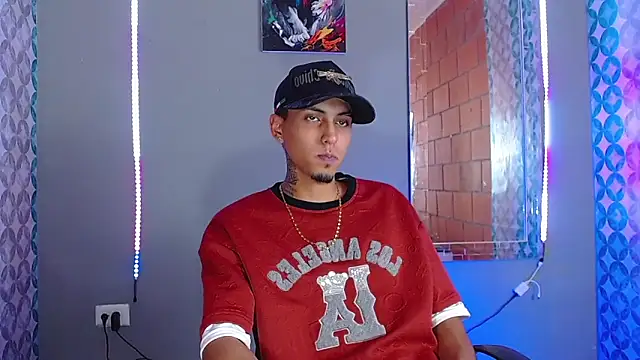 Liam lee online show from April 16, 2026, 9:39 pm