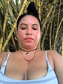 Francesca ferrari online show from November 7, 2025, 2:06 pm