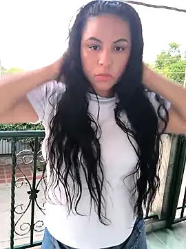 Francesca ferrari online show from April 11, 2026, 10:58 pm