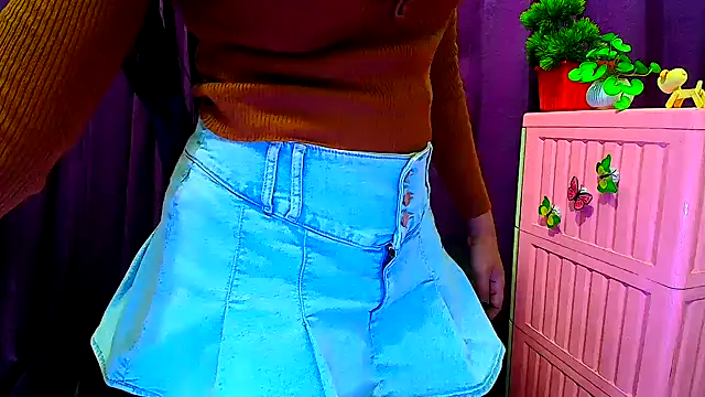 Snapshot of Kashish_11 chatting on December 13, 2024, 4:54 am Kashish 11 online show from December 13, 2024, 4:54 am