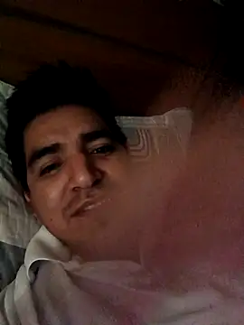 Snapshot of latino17 chatting on May 10, 2026, 10:31 am latino17 online show from May 10, 2026, 10:31 am