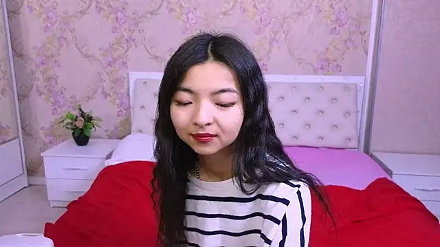 Shy Kira online show from December 9, 2024, 12:40 pm