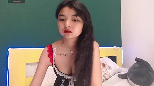 Snapshot of Shy_Kira chatting on June 2, 2026, 8:49 am Shy Kira online show from June 2, 2026, 8:49 am