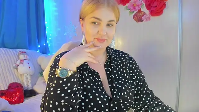 CoraSwon online show from January 2, 2025, 4:13 pm
