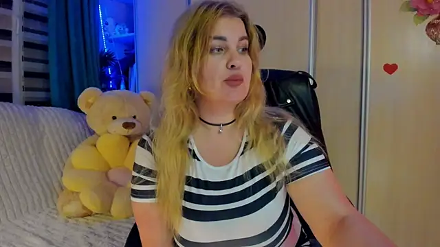 CoraSwon online show from March 27, 2026, 7:24 pm