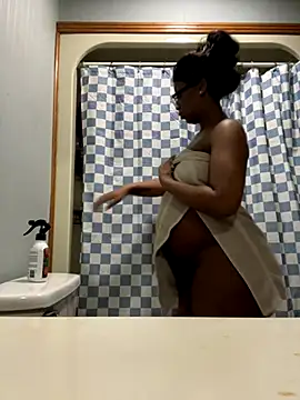 Snapshot of KLoveeee chatting on November 21, 2025, 1:04 am KLoveeee online show from November 21, 2025, 1:04 am