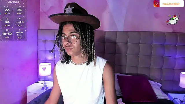 Maxim-Walker online show from October 7, 2025, 6:32 am