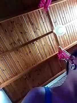 littlebrunett online show from February 10, 2026, 11:36 am