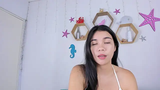 Emiily Parkerr online show from December 7, 2024, 3:04 am