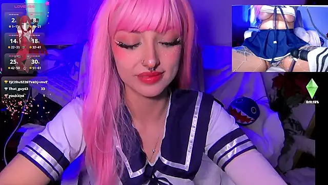 HollyDominic online show from October 3, 2025, 7:00 pm