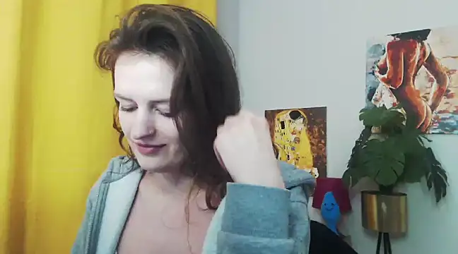 juicyNadine online show from December 4, 2024, 12:36 pm