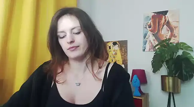 juicyNadine online show from January 22, 2025, 12:27 pm