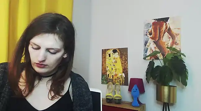 juicyNadine online show from February 5, 2025, 12:27 pm