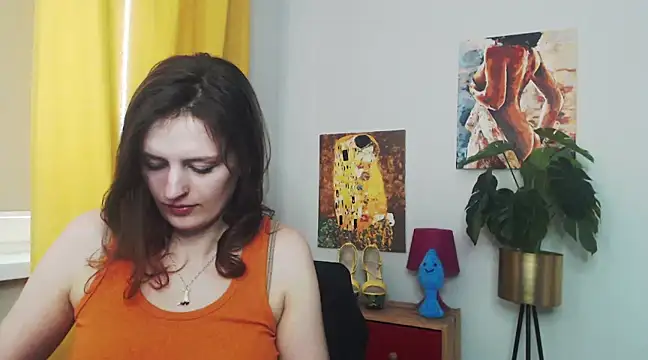 juicyNadine online show from February 6, 2025, 12:16 pm