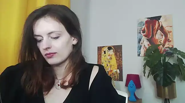 juicyNadine online show from February 25, 2025, 9:31 am