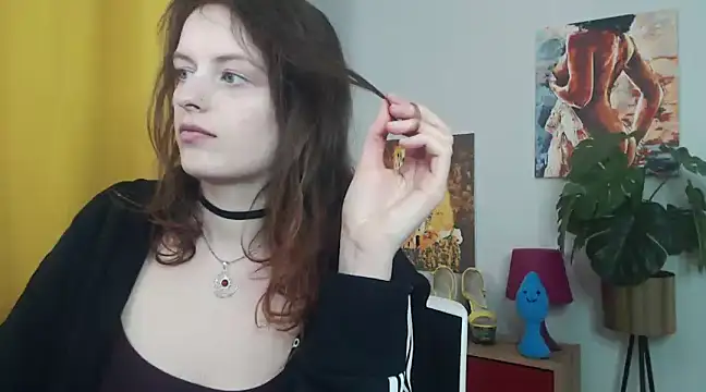 juicyNadine online show from March 12, 2025, 9:23 am