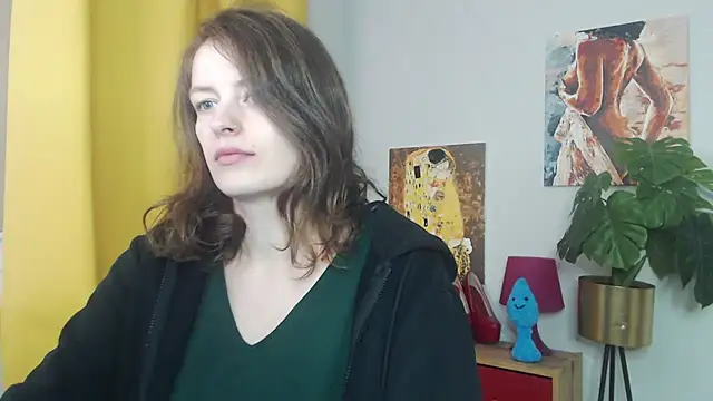 juicyNadine online show from November 5, 2025, 5:40 am