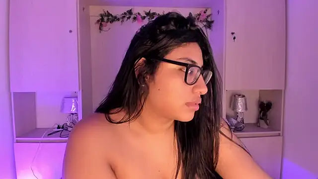 CANDYGABYY online show from June 18, 2026, 8:13 pm