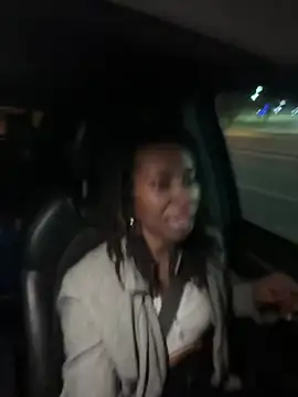 Snapshot of LeyaHoneybuns chatting on January 26, 2025, 7:42 am LeyaHoneybuns online show from January 26, 2025, 7:42 am