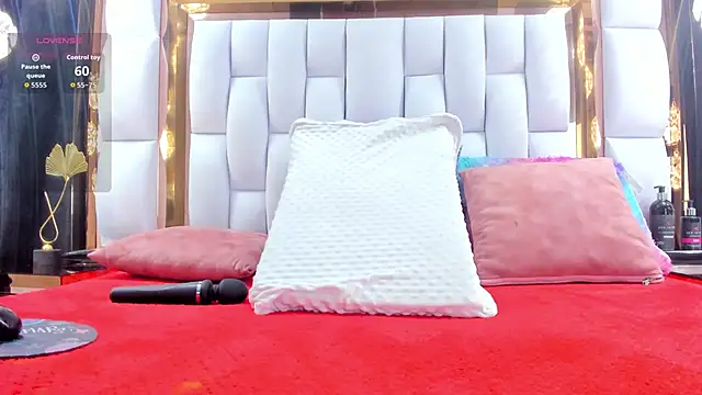 Snapshot of RileySweett chatting on September 15, 2025, 11:43 am RileySweett online show from September 15, 2025, 11:43 am