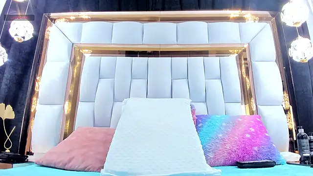 Snapshot of RileySweett chatting on September 18, 2025, 11:45 am RileySweett online show from September 18, 2025, 11:45 am