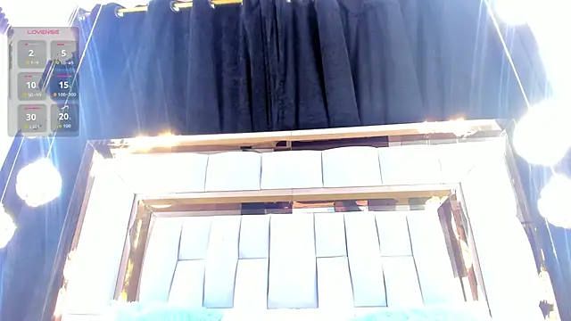 Snapshot of RileySweett chatting on October 18, 2025, 11:55 am RileySweett online show from October 18, 2025, 11:55 am