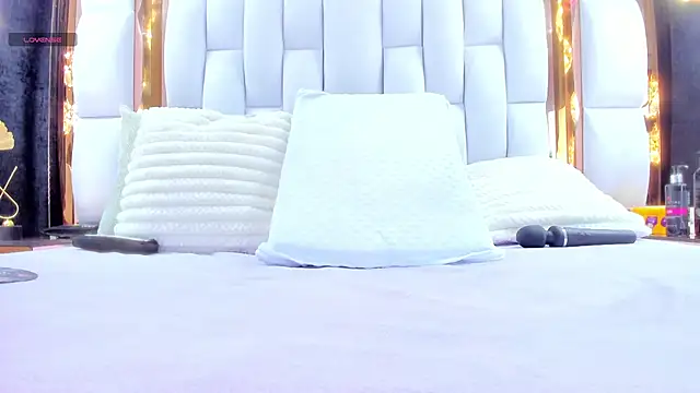 Snapshot of RileySweett chatting on October 27, 2025, 11:47 am RileySweett online show from October 27, 2025, 11:47 am