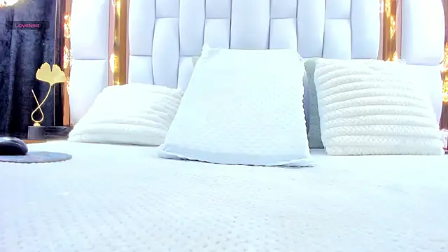 Snapshot of RileySweett chatting on October 28, 2025, 12:09 pm RileySweett online show from October 28, 2025, 12:09 pm