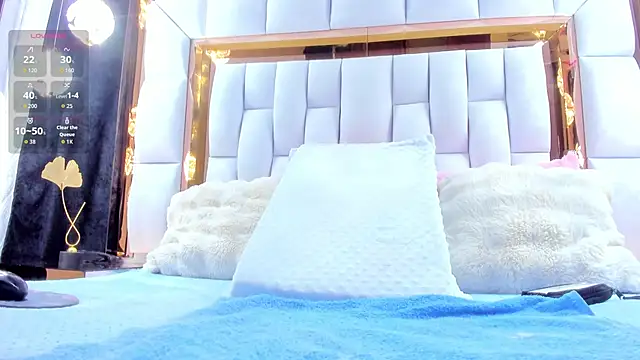 Snapshot of RileySweett chatting on November 26, 2025, 11:44 am RileySweett online show from November 26, 2025, 11:44 am