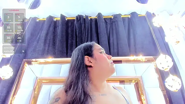 Snapshot of RileySweett chatting on December 4, 2025, 11:52 am RileySweett online show from December 4, 2025, 11:52 am