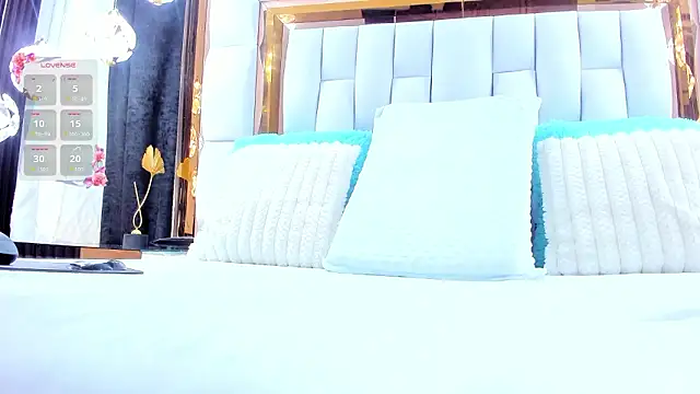 Snapshot of RileySweett chatting on February 21, 2026, 11:44 am RileySweett online show from February 21, 2026, 11:44 am