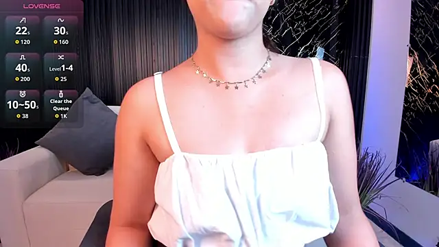 paulina sweett  online show from November 28, 2025, 1:58 pm