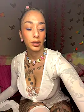 Chachou000 online show from October 10, 2025, 1:43 pm