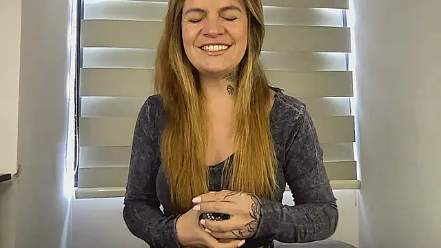 Val   online show from September 8, 2025, 3:44 pm