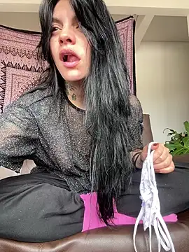 Val   online show from October 21, 2025, 5:02 pm