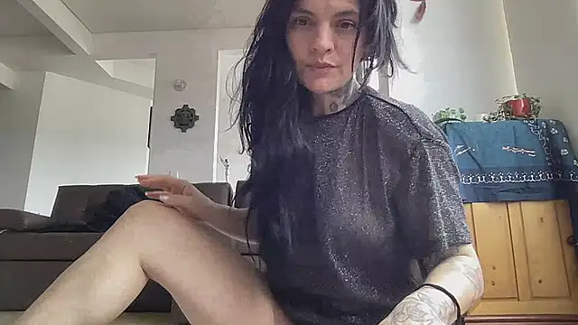 Val   online show from November 1, 2025, 7:38 pm