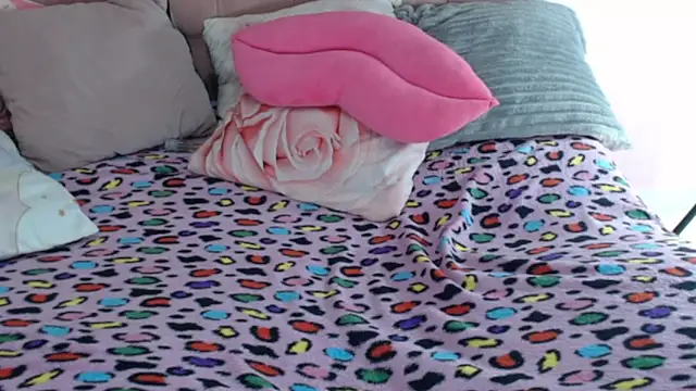 zaleya mateus online show from April 16, 2026, 9:39 pm