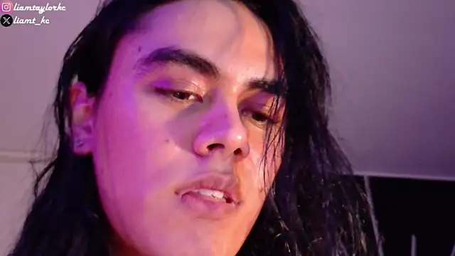 Liam Taylor online show from March 23, 2025, 3:32 am