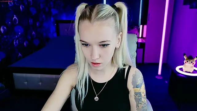 ShhhO O online show from October 30, 2025, 9:44 am