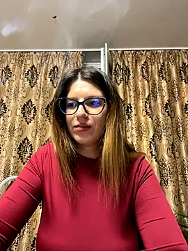 NadiraNoor online show from September 17, 2025, 10:00 pm