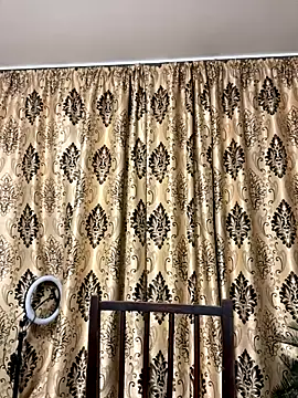 NadiraNoor online show from October 6, 2025, 1:52 pm